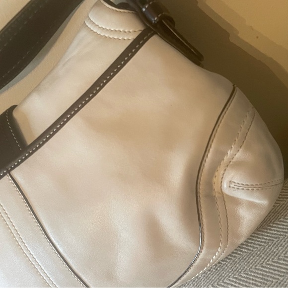 Y2K Coach F10910 Soho Leather Buckle Flap Hobo Bag w/matching wallet - Picture 9 of 13